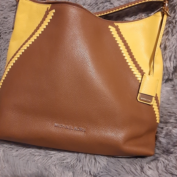 Michael kors Tan Yellow Tote Purse Wallet Set - Picture 3 of 5